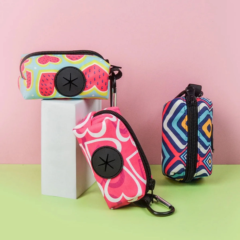 Distributeur de Sacs à Crottes pour Chien avec Attache – Porte-Sacs Déjections Canines Compact pour Laisse & Promenade