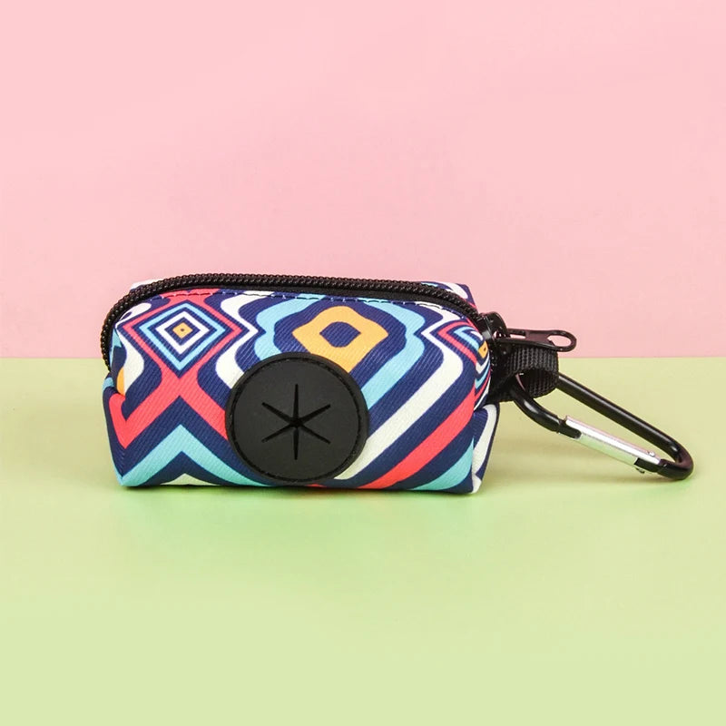 Distributeur de Sacs à Crottes pour Chien avec Attache – Porte-Sacs Déjections Canines Compact pour Laisse & Promenade